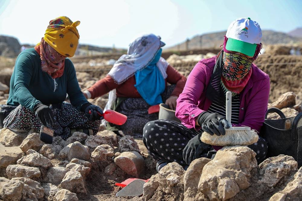 Diyarbakırlı mevsimlik kadın işçiler "tarih işçisi" oldu 16